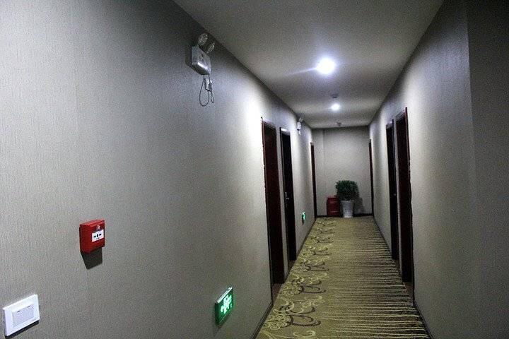 Wudangshan Jianpuzhai Hotel Danjiangkou エクステリア 写真